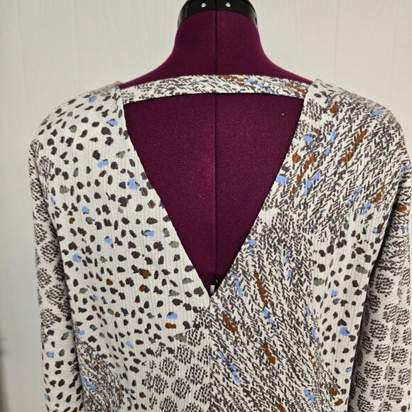 NWT NEW Daytrip by Buckle Mixed Print V-Neck Knit Long Sleeve Top | Size Small - Picture 7 of 11